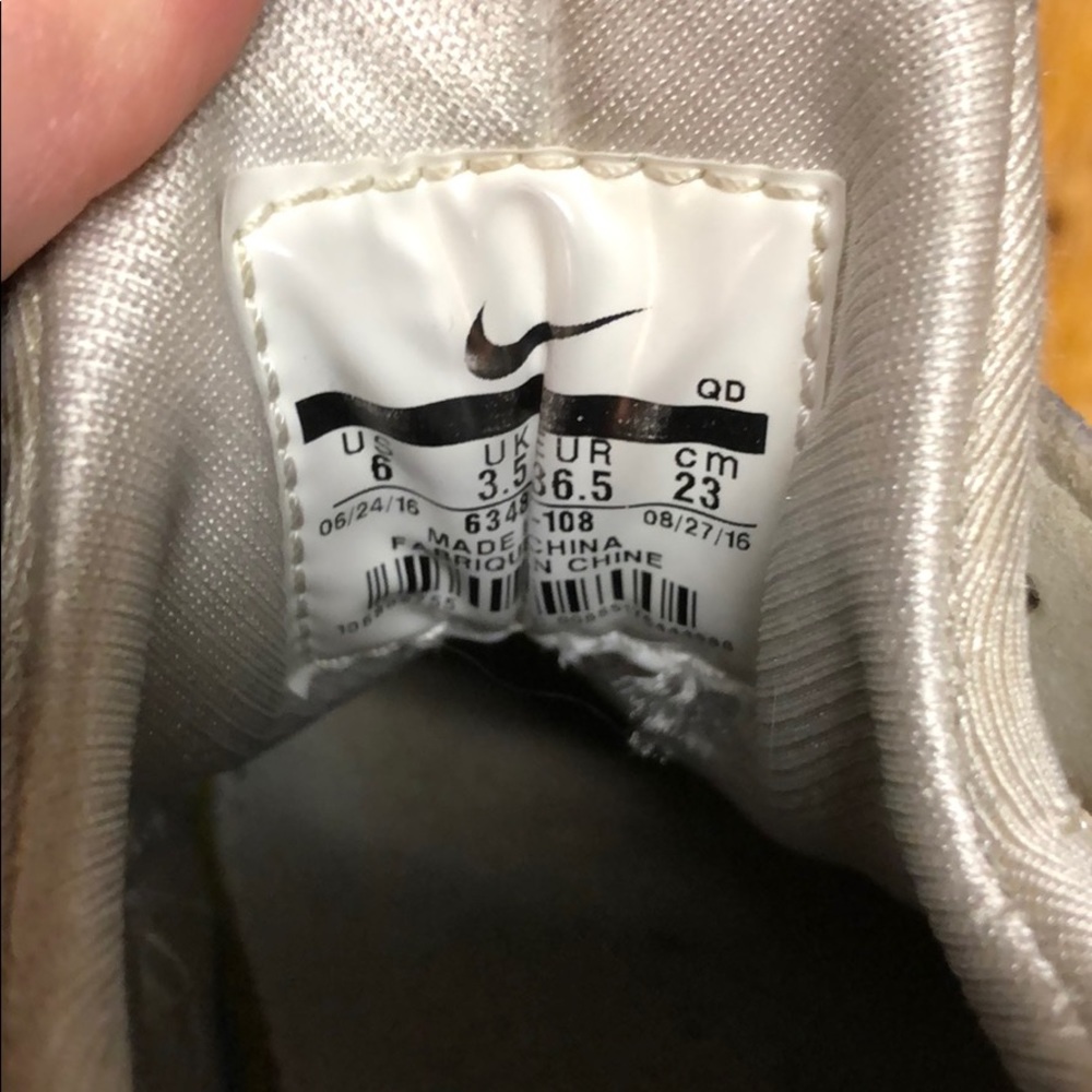 NIKE huaraches - Picture 3 of 6